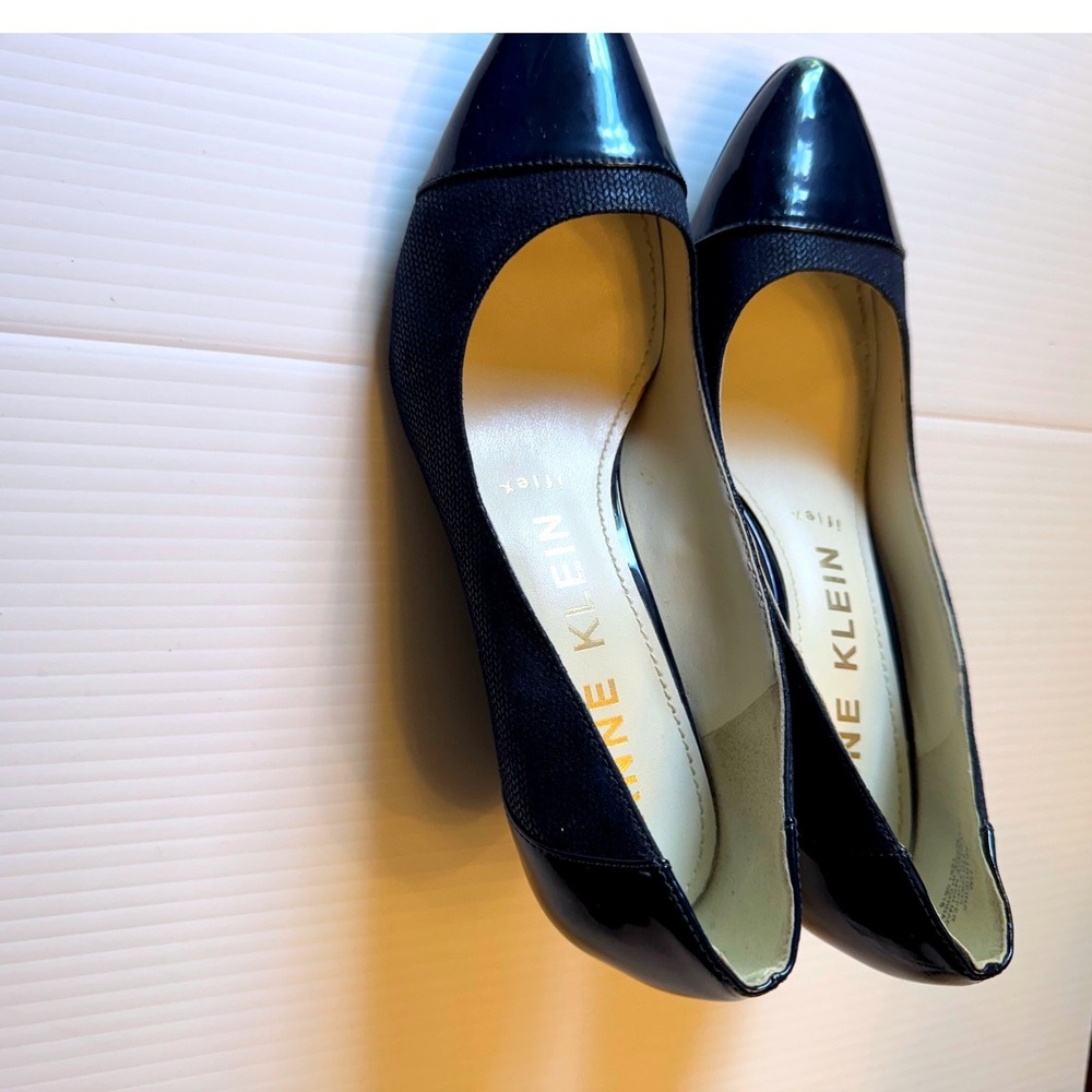 Anne Klein iFlex Navy Blue Patent Cap Toe Pumps Kitten Heels Womens 9.5M
